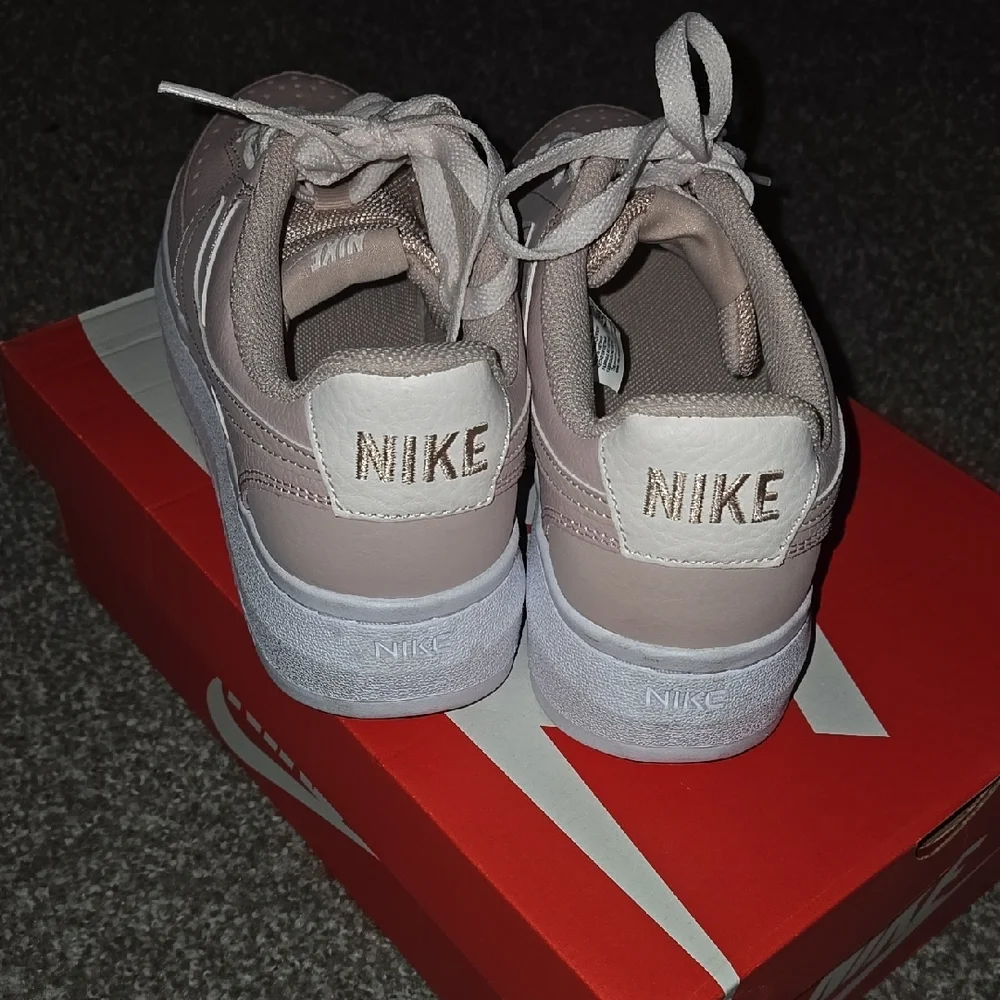 Nike Women's Cream Sneakers - Picture 5 of 10